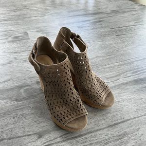 Marc Fisher Wedges, Women Size: 7.5M